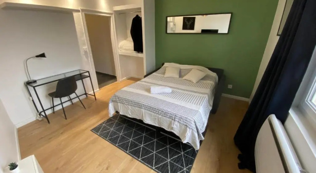CMG - Studio Place St Marc- Rouen, Book Hotel Rouen 