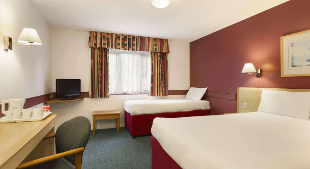 Одноместный номер Standard Days Inn by Wyndham Bradford M62