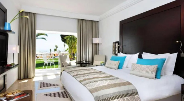 Двухместный номер Superior с видом на бассейн Mövenpick Hotel Gammarth Tunis