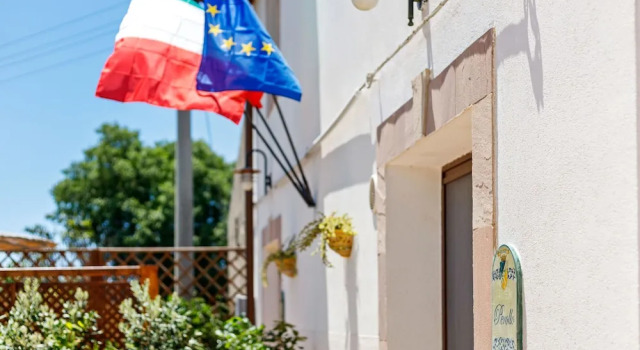 Charming Holiday Home in Sciacca With Swimming Pool, Book Hotel Hotels in Sciacca with a Pool, Swimming Pool