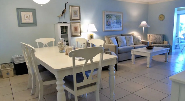Sunset Royale - 212 2 Bedrooms 2 Bathrooms Apts