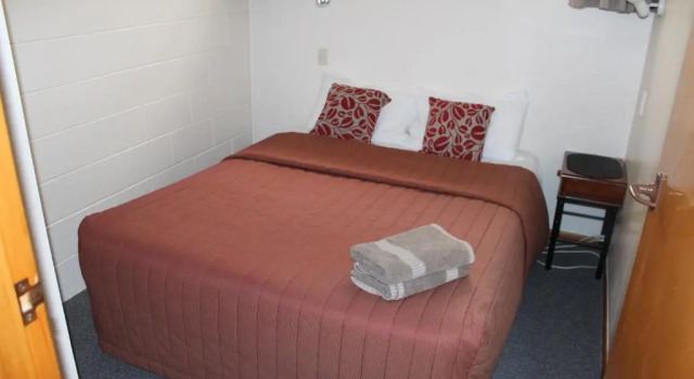 Коттедж с 4 комнатами Roxburgh Motels