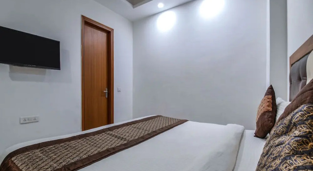 Glorify Stay by OYO Rooms, Забронировать Отель Нойда штат Уттар-Прадеш
