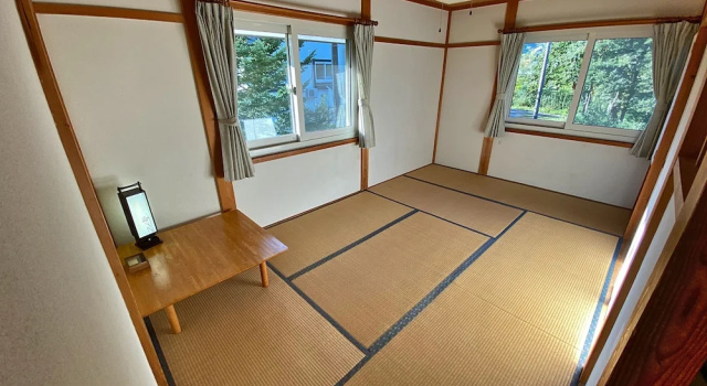 Bandai Lakeside Guesthouse