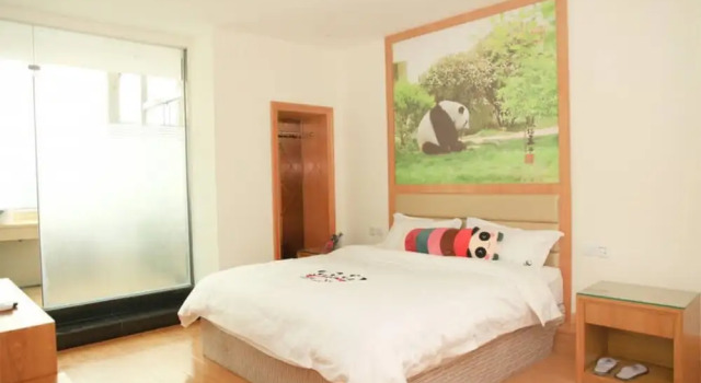 Номер Standard Panda Club Jiaotong University Branch