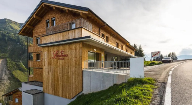 Landhaus Bergblicksuite TOP11, Book Vacation Home Hotels in Vorarlberg with Parking, Parking