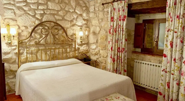 Номер Standard Hotel Tres Coronas de Silos