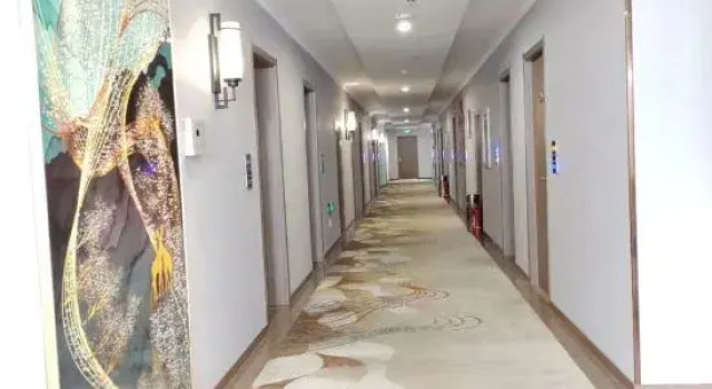 Huayi Selected Hotel, Prenota Hotel Hotel a Inner Mongolia con parcheggio, Parcheggio