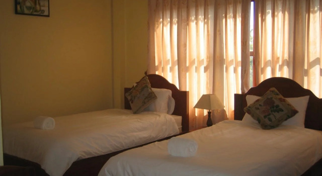 Khampaseuth Hotel, Buchen Sie Hotel Vang Vieng Provinz Vientiane