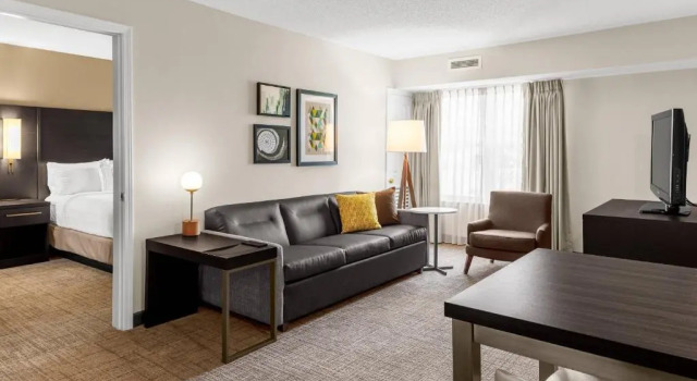 Двухместный люкс с 2 комнатами Residence Inn by Marriott Atlanta Norcross Peachtree Corners