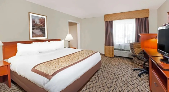 Двухместный люкс Baymont by Wyndham Grand Rapids Airport