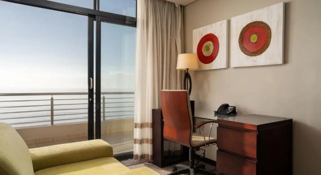 Люкс с видом на море Premier Hotel East London ICC