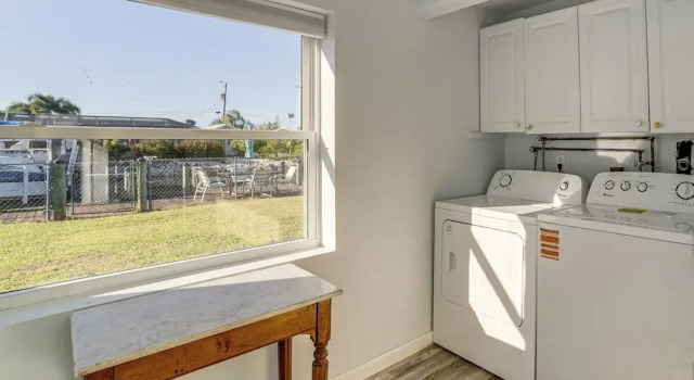 Family-friendly Englewood Rental w/ Canal Views!, Varaa Lomakoti Englewood Florida