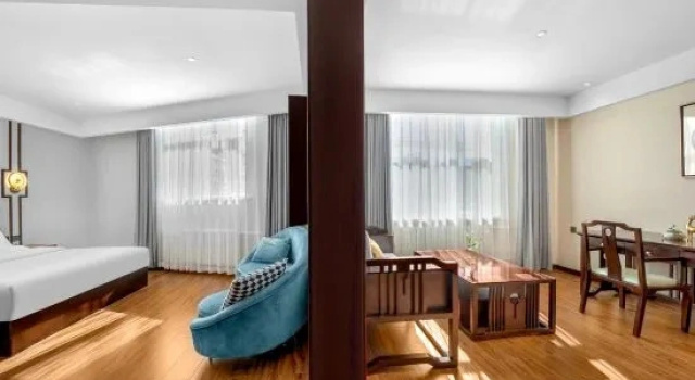 Люкс Business c 1 комнатой Starway Hotel (The First Affiliated Hospital of Jiamusi University)