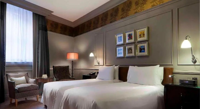 Люкс с 2 комнатами The Caledonian Edinburgh, Curio Collection by Hilton