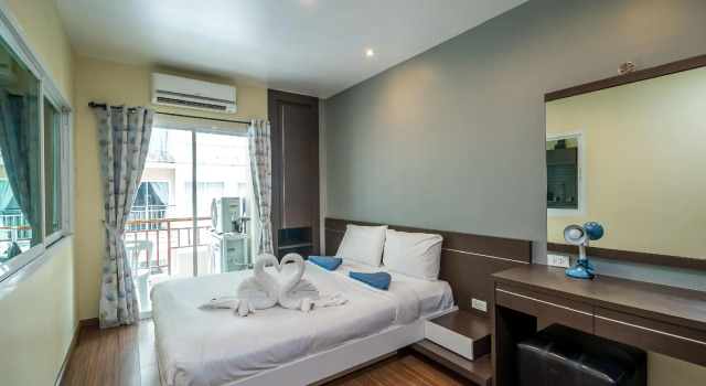 PV60-1BR in the best Patong location, pool & gym!, Забронировать Отель Патонг-Бич остров Пхукет