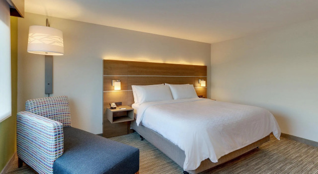Номер Standard Holiday Inn Express & Suites - Roanoke - Civic Center
