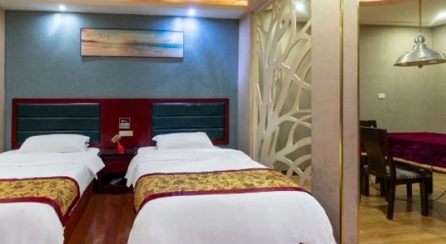 Люкс Grand April Day Holiday Hotel