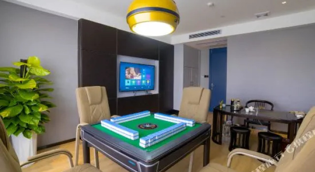 Orange Hotel (Chengdu Xindu Qiyi International Plaza Clock Tower Metro Station)