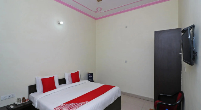 Люкс Standard OYO 14161 Hotel ASDR