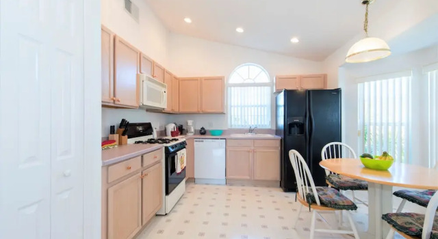 Семейный коттедж Making Dreams 4BR Family Villa with Pool and Game Room Near Disney Parks