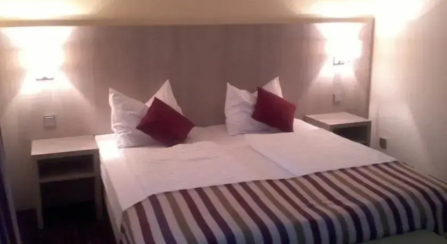 Tulip Inn Roadhouse Kirchheim, Забронировать Мини-отель Мотели земли Гессена, Мотель
