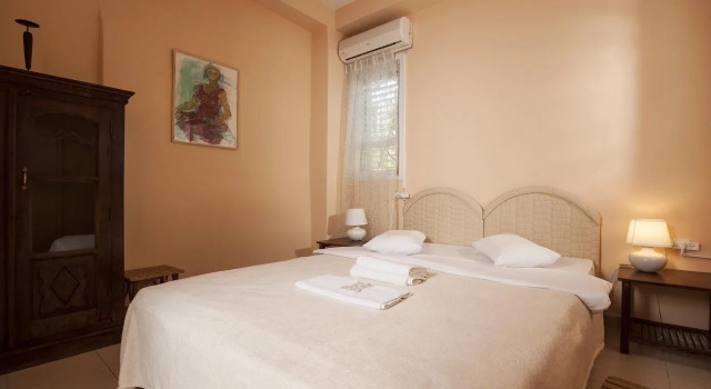 Peer Guest House Tel Aviv, Забронировать Гостевой дом Гостевые дома Тель-Авива, рядом с Пляж Альма, Гостевой дом