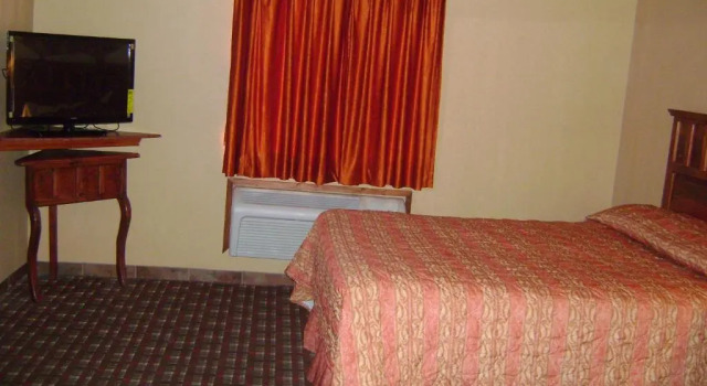 Четырёхместный номер Standard Camino Real Hotel Eagle Pass