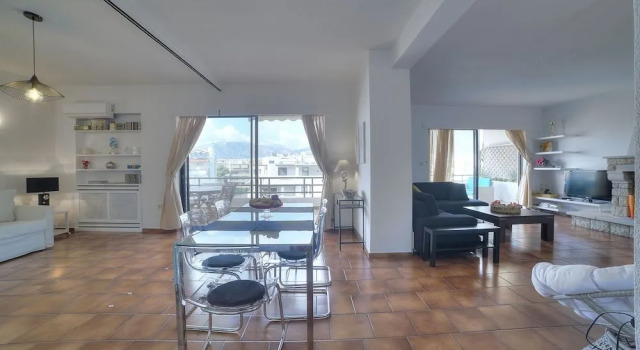 Athens Glyfada Riviera Apartment, Забронировать Апартаменты/квартира Апартаменты Афины, рядом с Glyfada shopping centre, Апартаменты/квартира