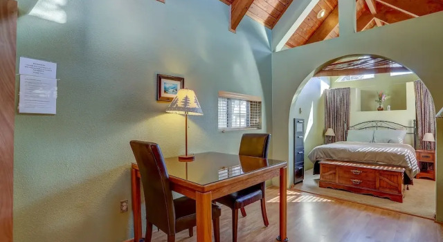 Pet-Friendly Waveseeker Home with Private Yard by RedAwning, Prenota Casa vacanze White Salmon Columbia River Gorge