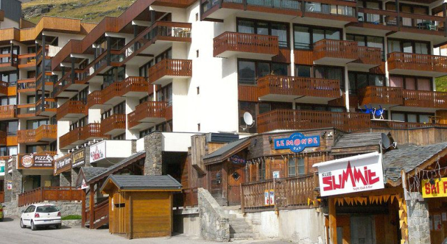 Les Glaciers, Забронировать Отель Валь-Торанс Три Долины, рядом с Спортивно-развлекательный центр SOGEVAB