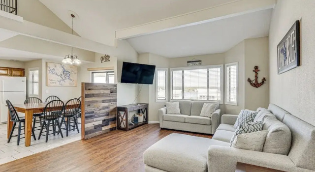 Апартаменты Lake-view Condo in Osage Beach: Walk to Boat Ramp