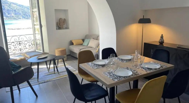 Апартаменты Menton 3 pièces vue mer bord de plage hyper centre