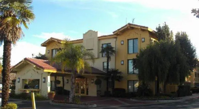 Кровать в общем номере La Quinta Inn by Wyndham Stockton