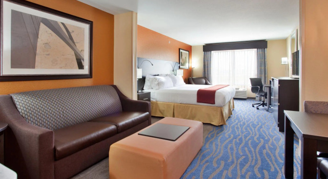 Двухместный люкс Holiday Inn Express & Suites St Louis Airport by IHG
