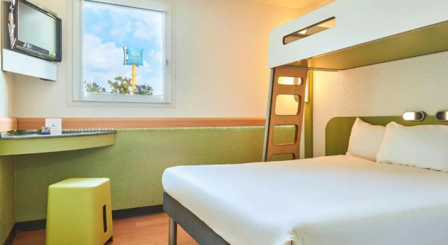 Трёхместный номер Standard Ibis Budget Versailles Coignieres