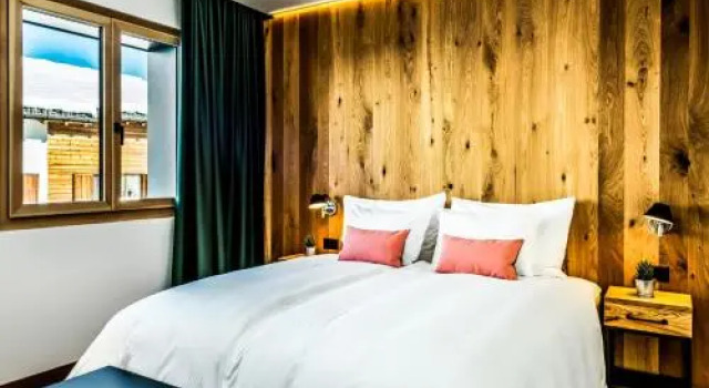 Hotel Pellas, Varaa Hotelli Vella Surselva