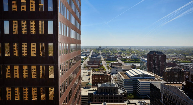 Des Moines Marriott Downtown, Забронировать Отель СПА-отели Де-Мойн, рядом с Мост достижений женщин в Айове, SPA-услуги