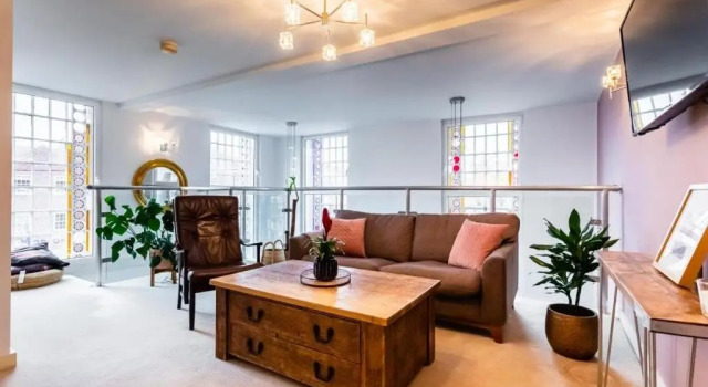Апартаменты Lux Duplex Apartment 19th Century Chapel Wakefield Centre
