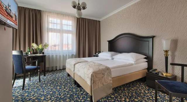 Двухместный номер Standard с видом на город EA Hotel Royal Esprit