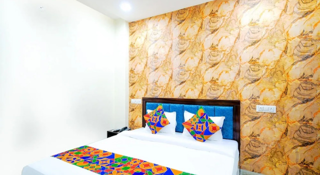 Номер Premium FabHotel Ritik