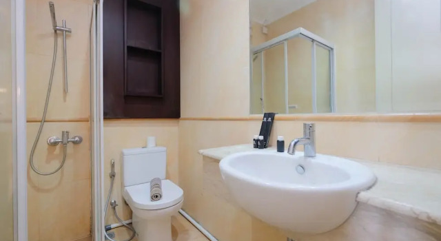 Номер Standard Nice and Homey 2BR Apartment at FX Residence