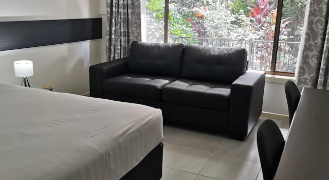 Номер Standard с видом на реку Gallery Motel