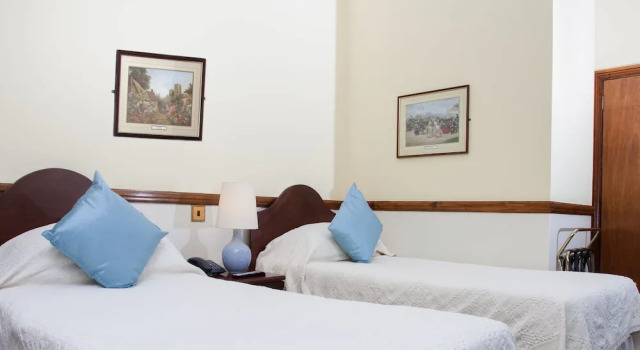 Двухместный номер Deluxe с балконом London Elizabeth Hotel