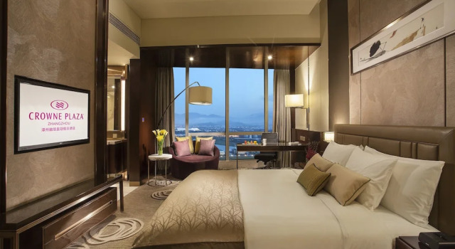 Номер Premium с видом на озеро Crowne Plaza Zhangzhou by IHG