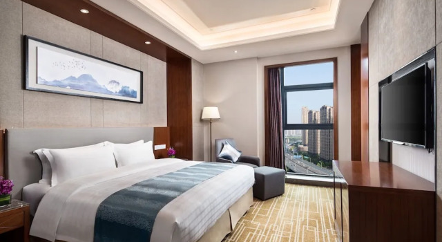 Двухместный люкс Business Ramada by Wyndham Wuhan Hanyang