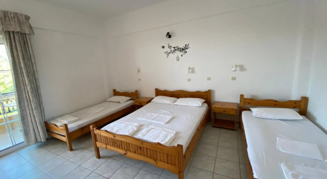 Eolia beachfront studios, Rezerwuj Hotel Hotele w Retimno z parkingiem, Parking