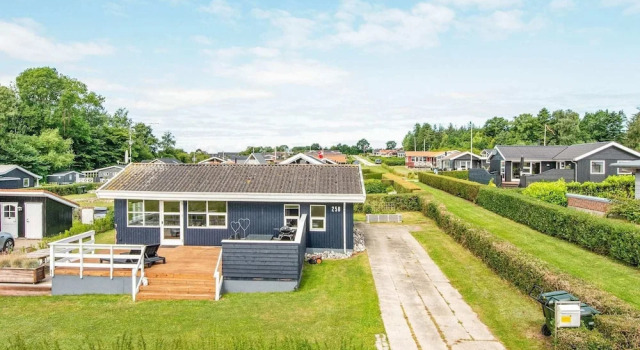 Vibrant Holiday Home in Juelsminde near Sea, Забронировать Отель Юельсминне 