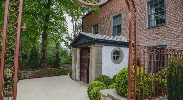 Le Petit Chateau & William de Percy