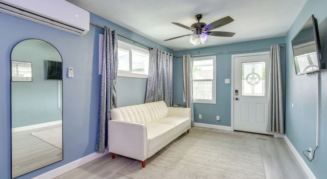6 Mi to Med Center & NRG Stadium: Houston Home, Book Feriehus Sommerhuse i Houston, Hytte